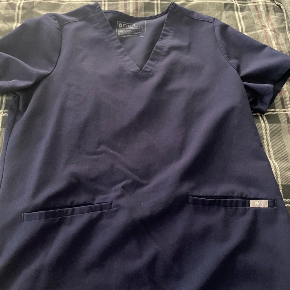 Figs Navy Blue 
Shirt- small Women's Navy Amapa
Pants-medium Women's Navy Mundri